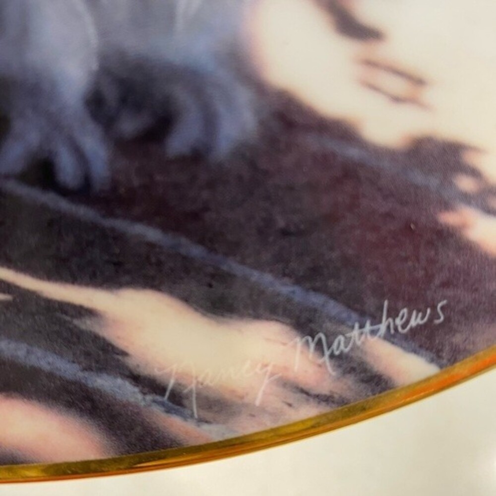 Sitting pretty by Nancy Matthews 8” Collectors Plate #F7545 - Picture 6 of 10